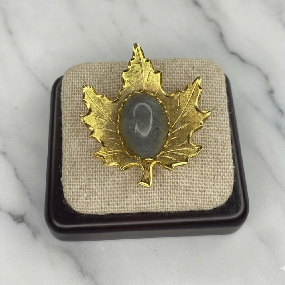 vintage gold tone brooch